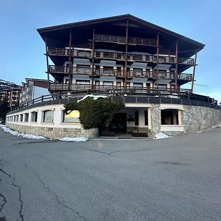 Royale By Mountainhouses Διαμέρισμα Sestriere